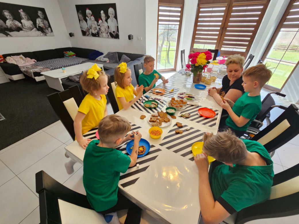 Tak rodzina wieloraczków z Podkarpacia przygotowuje się do Wielkanocy [GALERIA]