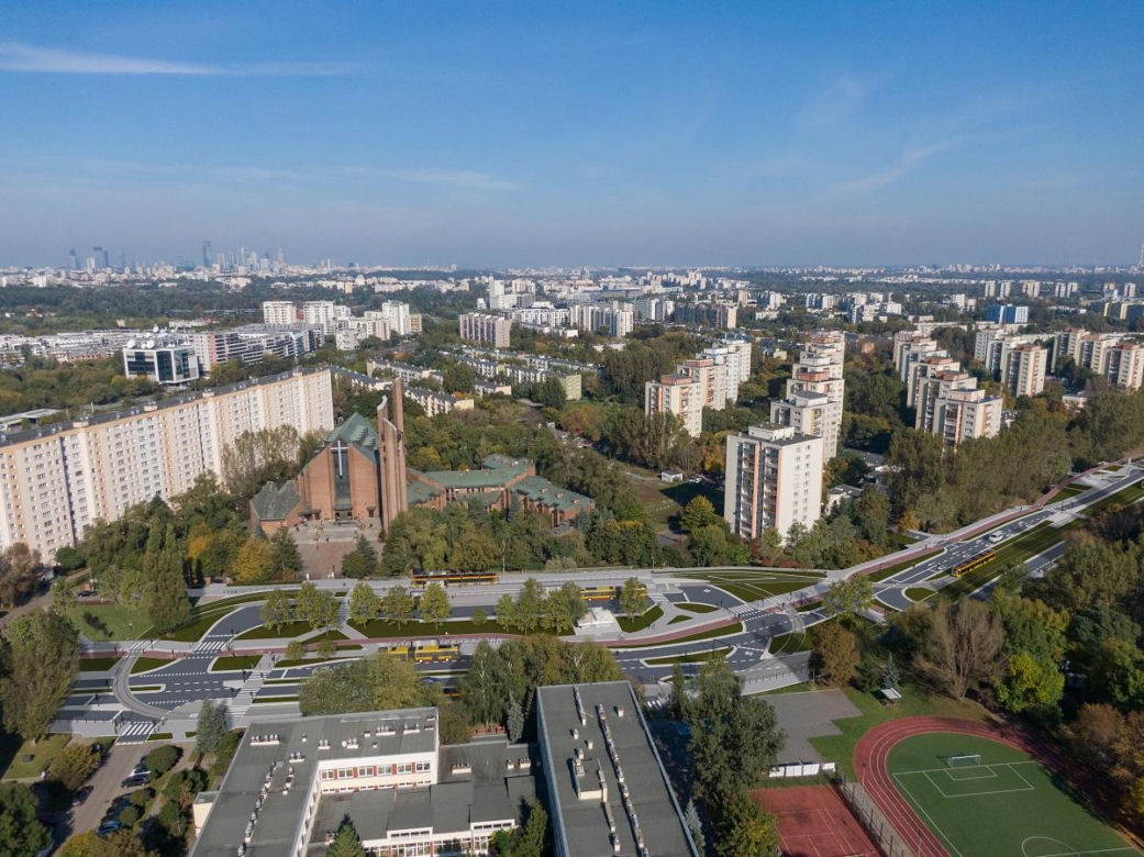 Tramwaj na Stegny – widok na pętlę od strony bloków