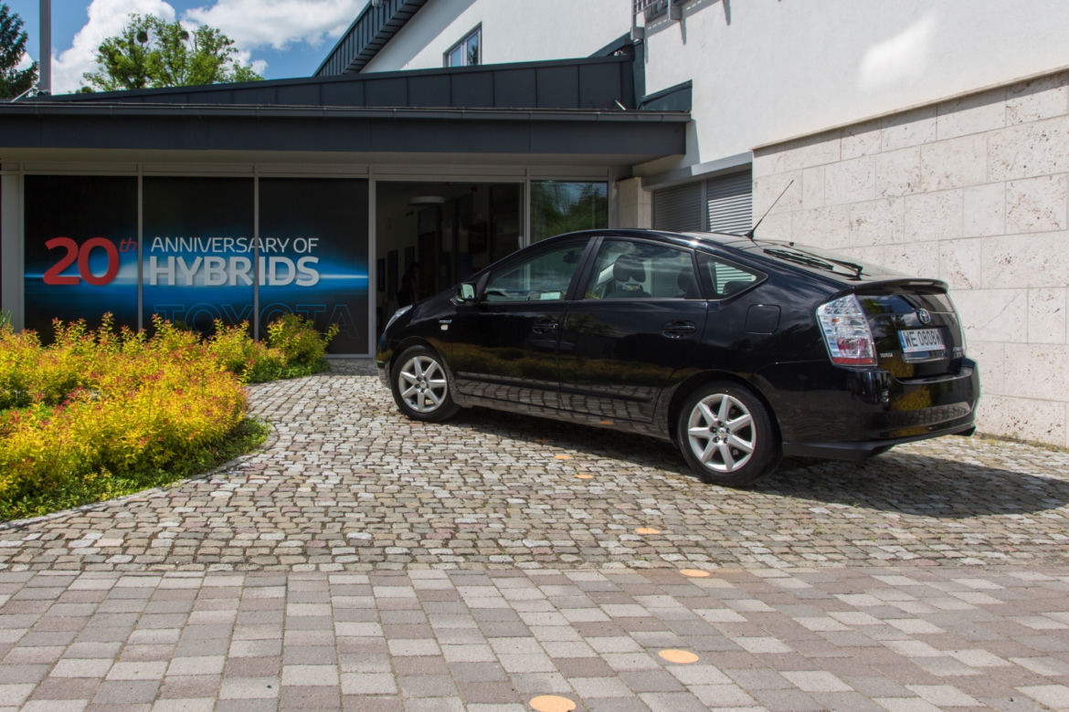 Toyota Prius Hybrid II generacja