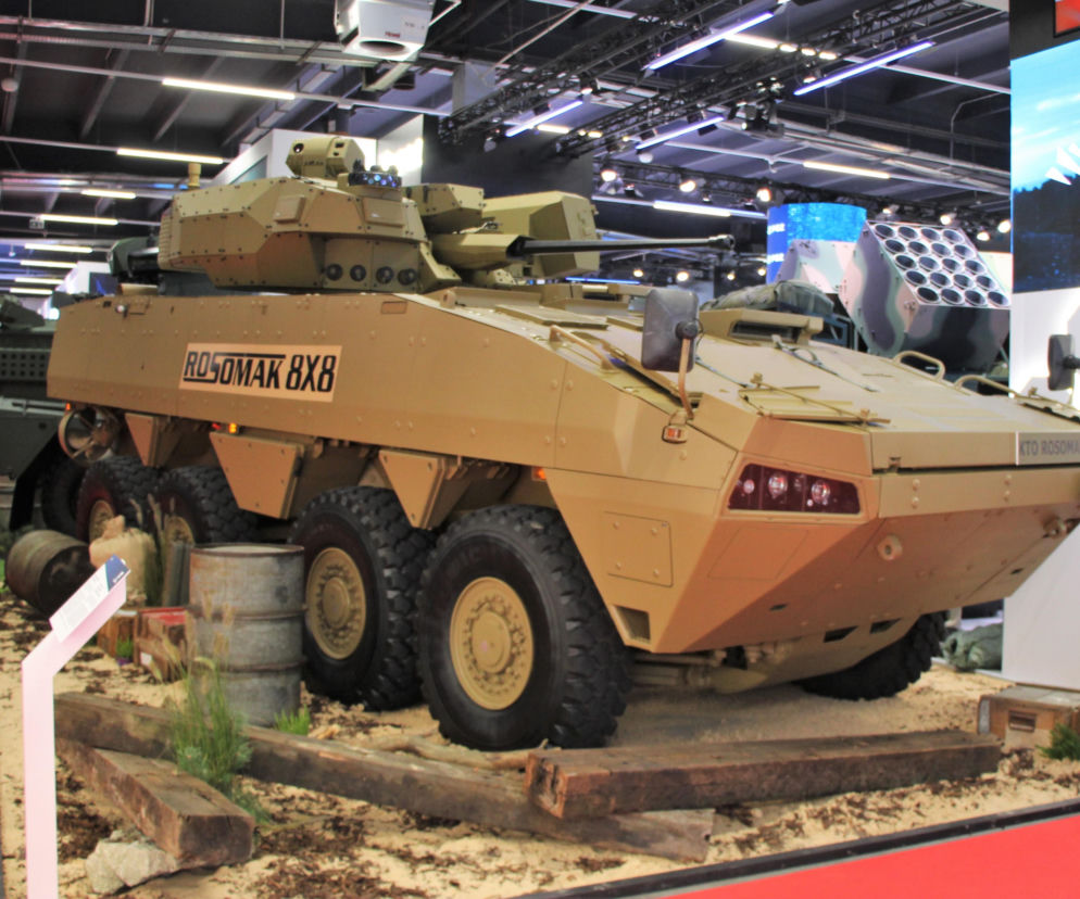 MSPO 2025: Rosomak-L