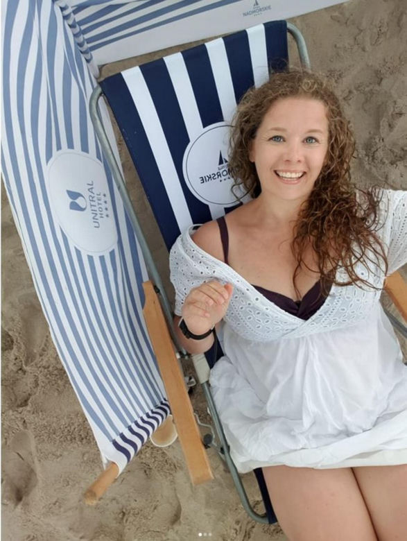 Anna Powierza dostaje zdjęcia członków