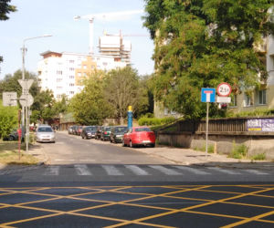 Yellow box na skrzyżowaniu ulic Matejki i Bazarowej w Szczecinie