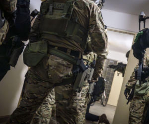 W sprawie zatrzymano trzy osoby: byłego partnera ofiary, jego matkę oraz znajomego