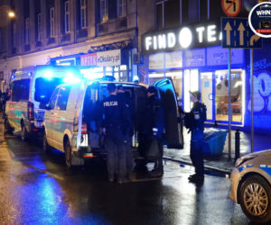 Dantejskie sceny w tramwaju. 28-latek zaatakował Ukraińca nożem