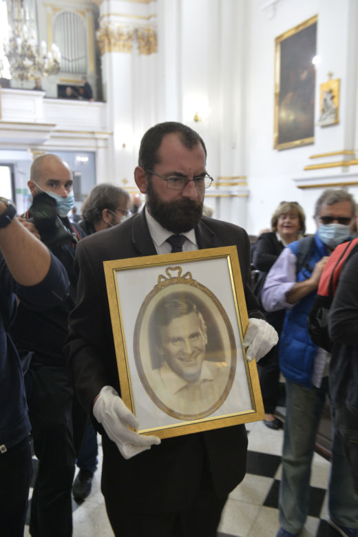 Przyjaciele żegnają Wiesława Gołasa. Płacz ukochanej żony