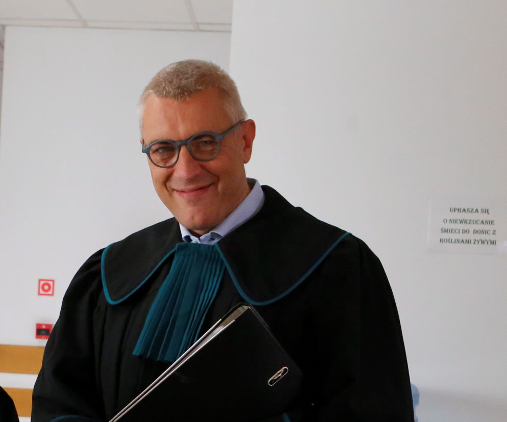 Instruktor narciarski szukał pomocy u Giertycha w walce o 5 milionów za maseczki