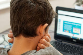 Ponad 700 tys. laptopów i tabletów dla uczniów. Kiedy urządzenia trafią do szkół?