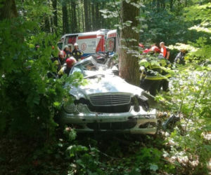 Koszmarny wypadek w powiecie kołobrzeskim. Nie żyje jedna osoba, troje dzieci w szpitalu