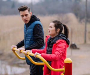 Na Wspólnej odc. 3298. Darek Żbik (Michał Mikołajczak), Kasia (Julia Chatys)