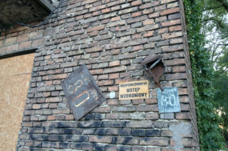 Pustostan przy Ryżowej 80 w Warszawie