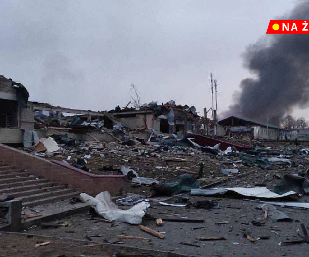  Wojna na Ukrainie. Rosja zaatakowała 20 km od Polski! Wystrzelono 30 rakiet, zginęło 9 osób  [RELACJA NA ŻYWO 13.03.2022]
