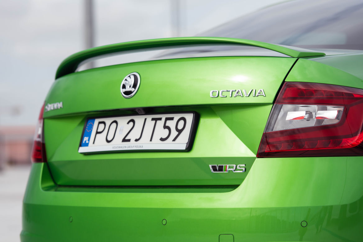 Skoda Octavia RS Challenge vs Peugeot 308 GTi