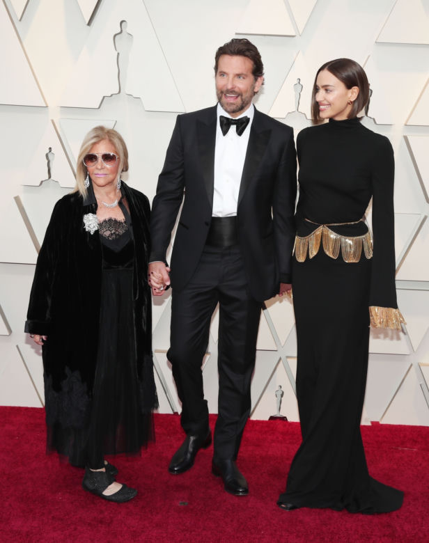 Oscary 2019 - Bradley Cooper z mamą, Irina Shayk