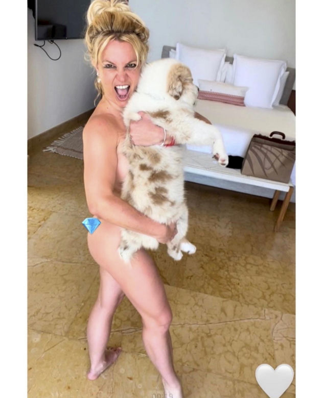 Britney Spears całkiem nago! Fani zaniepokojeni, zauważyli jeden szczegół