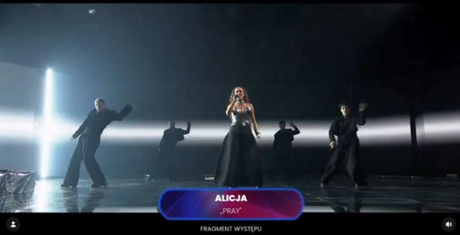 Alicja Szemplińska - "Pray"