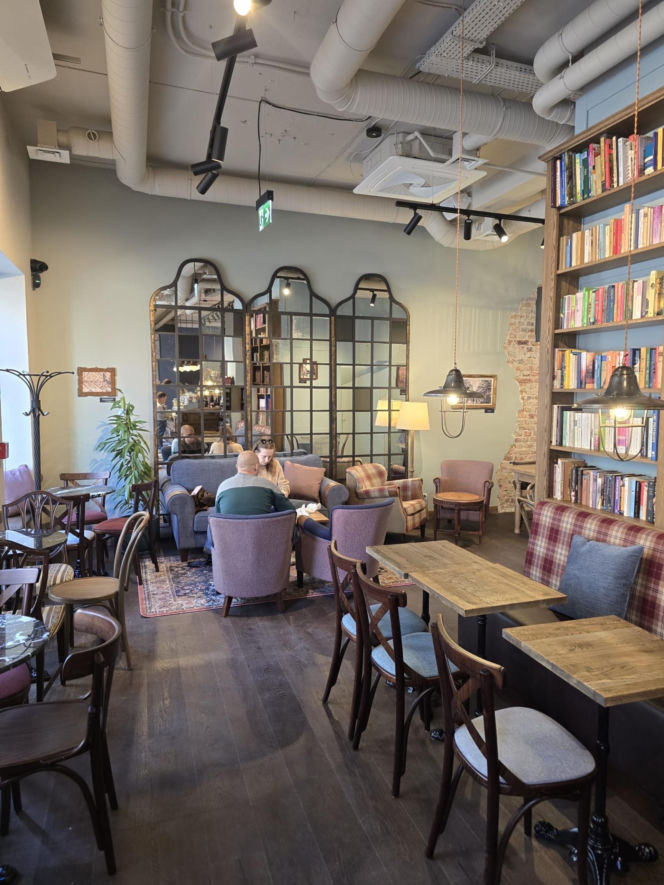 Nowa kawiarnia na mapie Gdańska. Green Caffè Nero postawiło na historię, rzemiosło i jesienne smaki