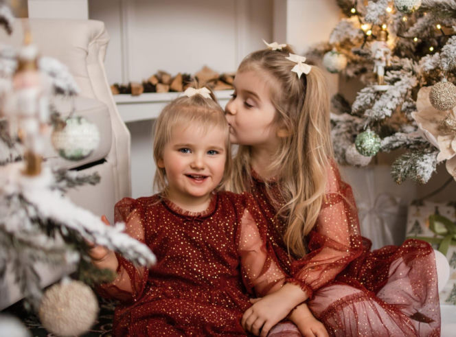 Waldemar Nawrocki i Adrian Domalewski pomagają Anielce