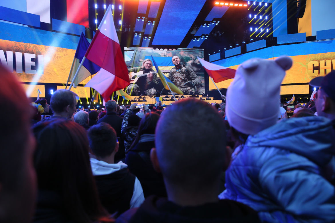 Zagrali dla Ukrainy. Najwięksi artyści wzięli udział w koncercie na pl. Piłsudskiego