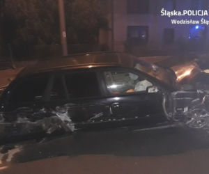 Pijany kierowca BMW złamał wszystkie możliwe przepisy. Ucieczkę przed policją zakończył na płocie