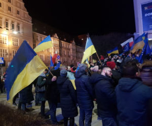 Wiec poparcia w centrum Olsztyna - Solidarni z Ukrainą 24 lutego 