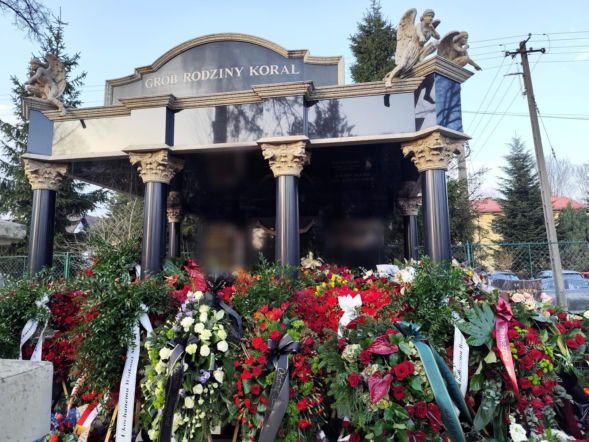 Tak wyglądał pogrzeb jednego z najbogatszych Polaków. Jego grobowiec to luksusowy pomnik