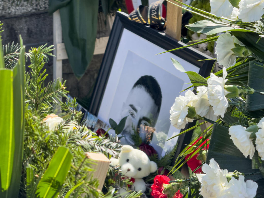 Tak wygląda grób Łukasza Litewki dzień po pogrzebie. Widok rozdziera serce