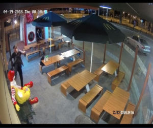 Uszkodził clowna przy McDonald's w Rzeszowie. Szuka go policja