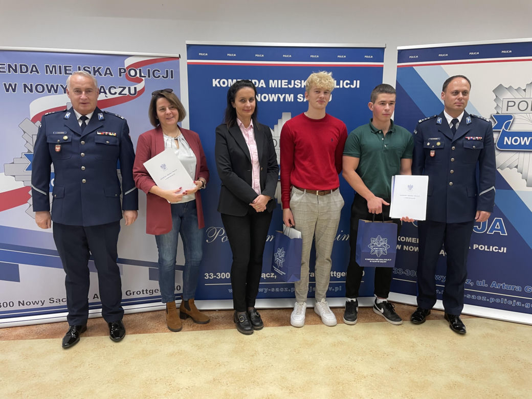 Komendant Policji w Nowym Saczu podziękował uczniom ZS nr 1 