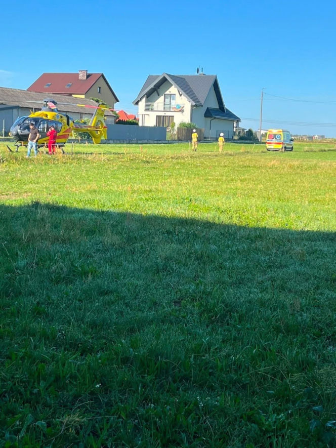Wybuch gazu w domu jednorodzinnym w Gocławiu. Poszkodowaną 35-latkę śmigłowcem LPR przetransportowano do szpitala