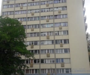 Mężczyzna wypadł z okna na szóstym piętrze wieżowca w Świnoujściu