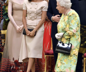 Rozpromieniona Meghan Markle na gali z królową i księciem Williamem