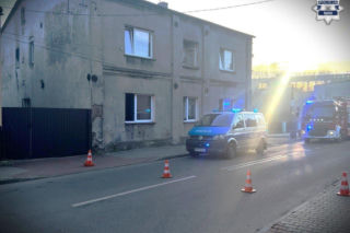 Będzin. Kłęby dymu i ogień w kamienicy. Nie żyje 67-letni mężczyzna