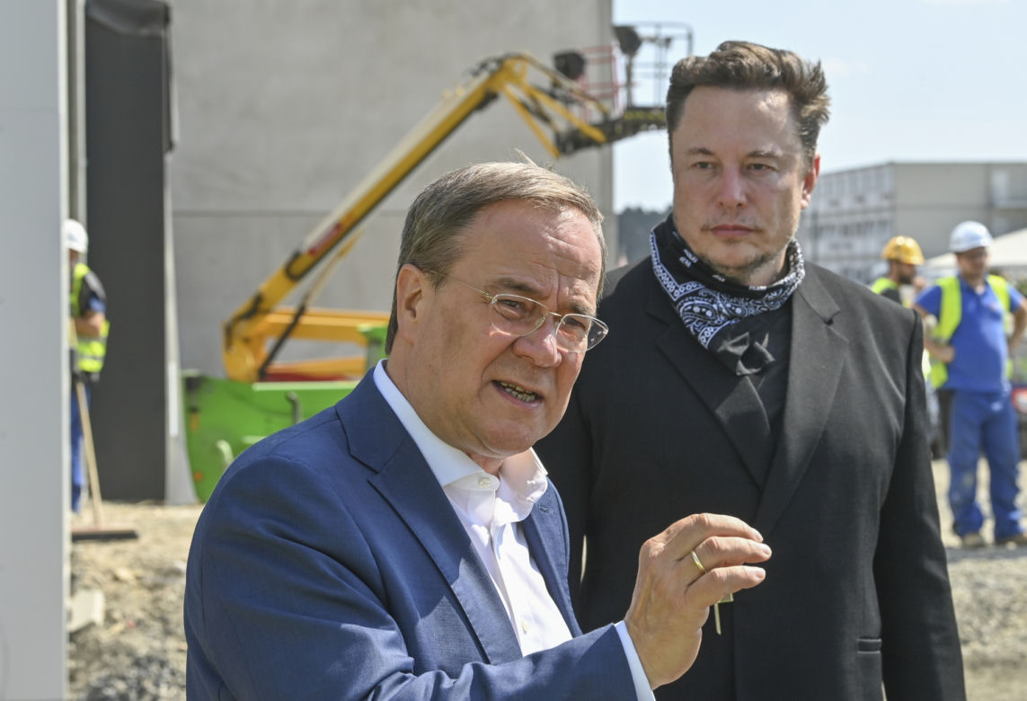 Elon Musk zawsze zadaje jedno pytanie podczas rozmowy o pracę. Nie zgadniesz jakie!