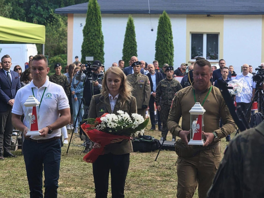 Młody żołnierz zginął na granicy z Białorusią. Odsłonili pomnik na jego cześć. „Niech będzie symbolem”