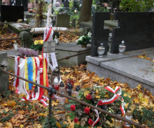 Skromniutki grób bohaterki. Wanda Traczyk-Stawska dostała muzeum, a mogiła czeka