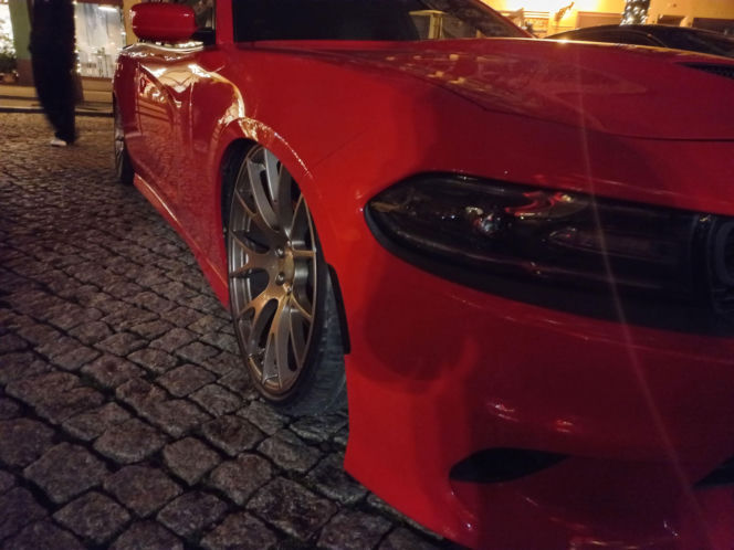 Świąteczny Zlot Amerykańskich Samochodów na Rynku w Lesznie