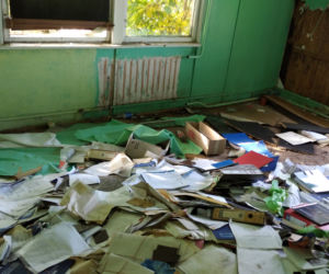 Dokumenty z danymi osobowymi w pustostostanie 