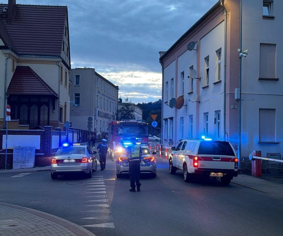 Dwa niewybuchy pod galerią handlową. Jeden znaleziono w koszu na śmieci