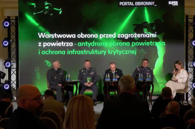 Debata ekspertów wojskowych na konferencji. O obronie powietrznej przeczytasz na SE Portal Obronny.