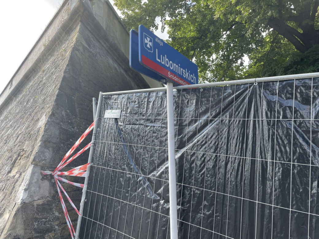 Rzeszowianie bez wstępu na fosę przy Zamku Lubomirskim