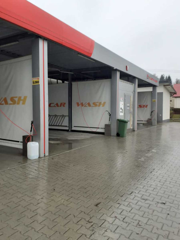Sprawcy włamywali się do automatów myjni samochodowych