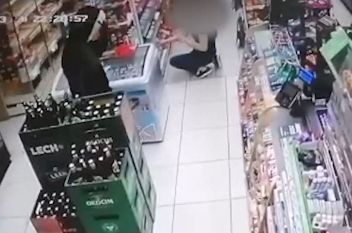 Dwa razy z siekierą napadał na sklep podczas trzeciego skoku wpadł