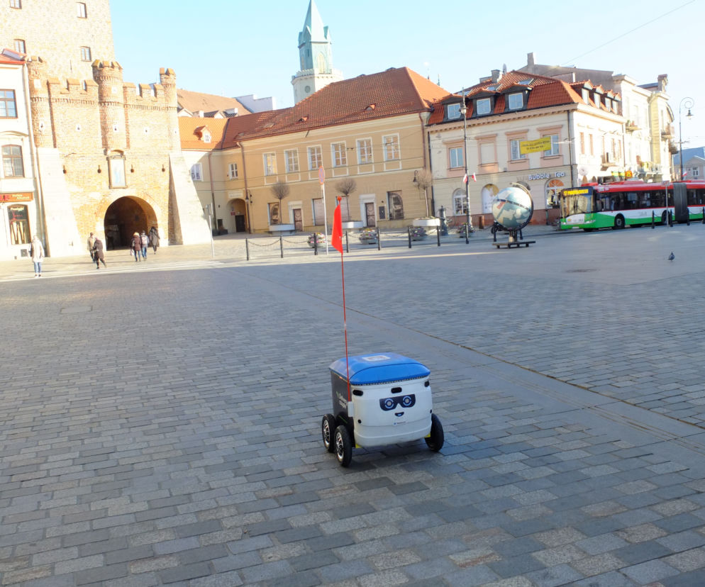 Jedzenie przywiezie ci...robot! W Lublinie pracują już roboty - dostawcy!