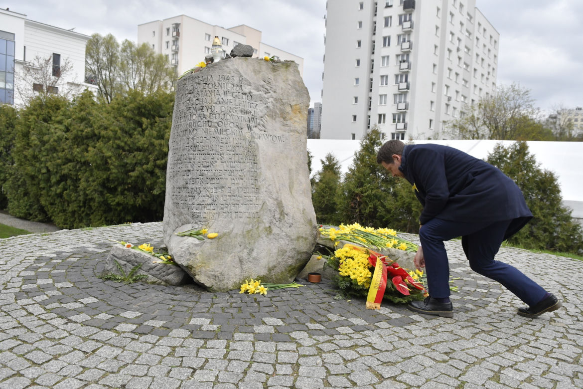 Mocne słowa przed pomnikiem Bohaterów Getta. Obchody 80. rocznicy powstania w getcie warszawskim