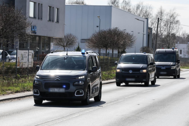 Strzały w łódzkiej fabryce, 400 osób ewakuowanych. Trwa obława