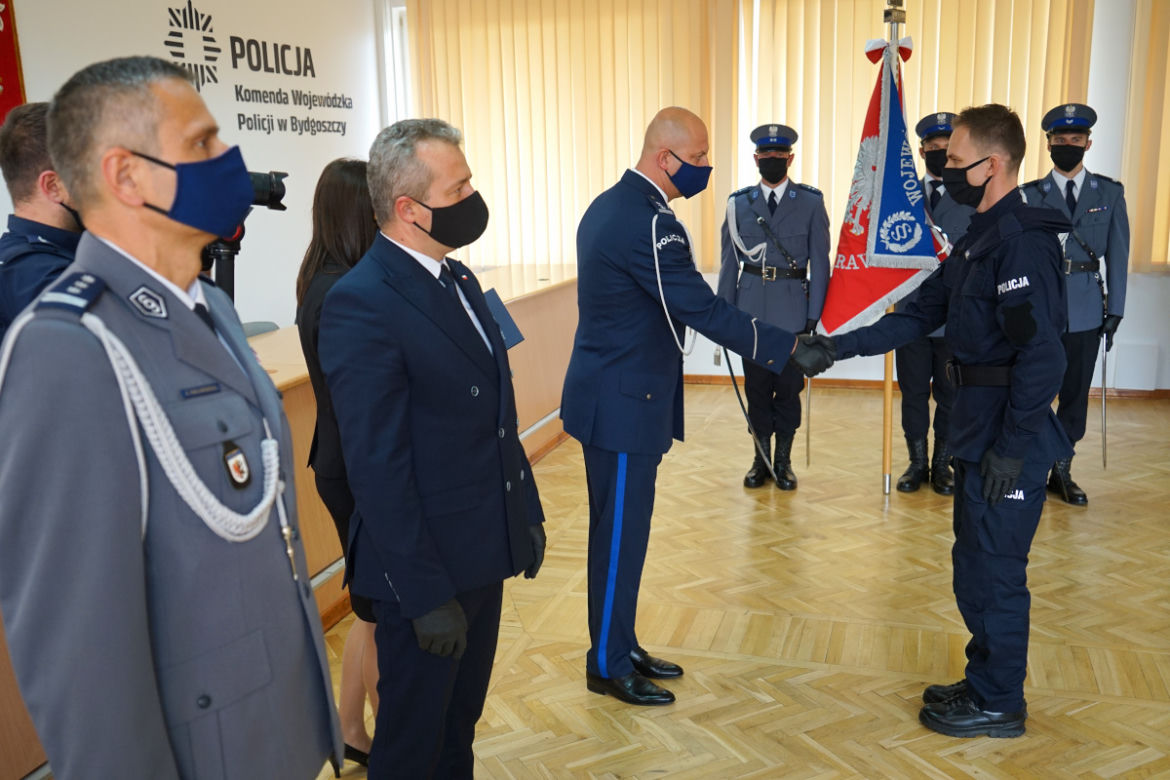 W województwie kujawsko-pomorskim ślubowanie złożyło 33 nowych policjantów