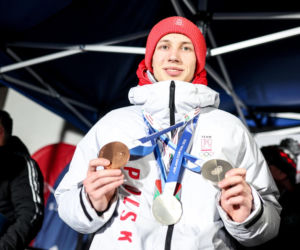 Kacper Tomasiak zaliczył dramatycznie wyglądający upadek w Vikersund