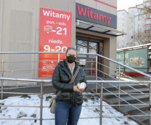 Sprzedali jej orzechy z robakami 