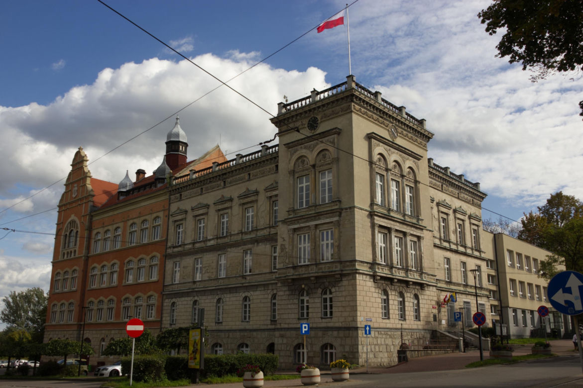 Stykały się w nim granice trzech mocarstw. Dziś to jedno z najpiękniejszych miast w województwie śląskim