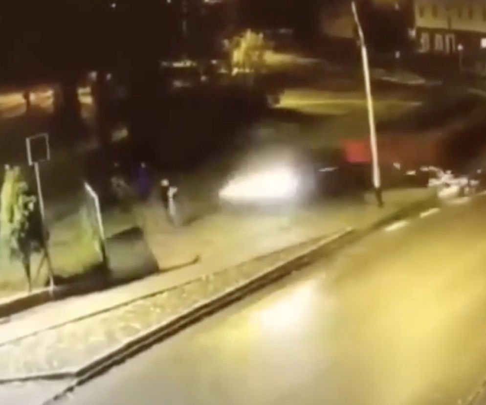 Zmiótł z chodnika 25-letniego pieszego i uciekł z miejsca zdarzenia